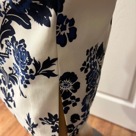 Dress - Picture 4 of 8